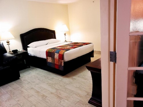 Simple Rewards Inn - image 5