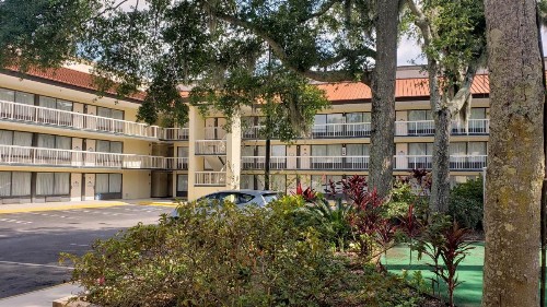 Simple Rewards Inn - image 7