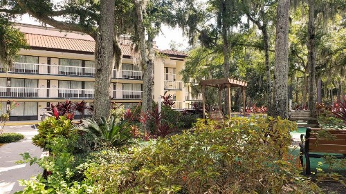Simple Rewards Inn - image 8