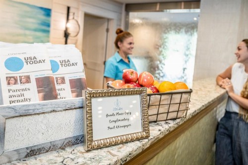 Palmera Inn and Suites - image 34