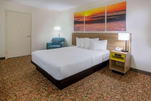 Days Inn by Wyndham Hilton Head - image 20