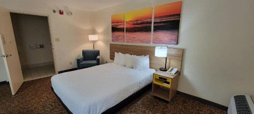 Days Inn by Wyndham Hilton Head - image 34