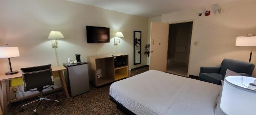 Days Inn by Wyndham Hilton Head - image 47