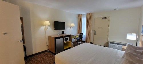 Days Inn by Wyndham Hilton Head - image 49