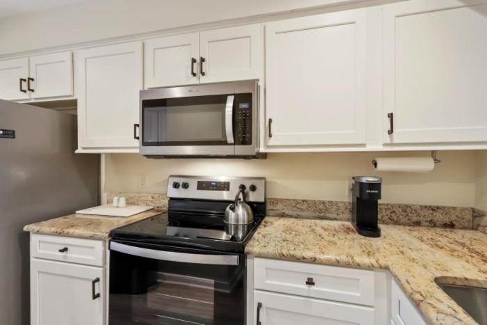 NEAR OCEAN VILLAS - Hilton Head's Best and Most Affordable Deluxe Villas Close to Beach - image 7