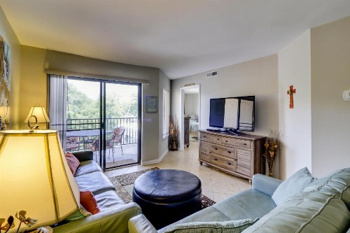 512 Oceanwalk 2 BR Forest Beach Condo - image 11