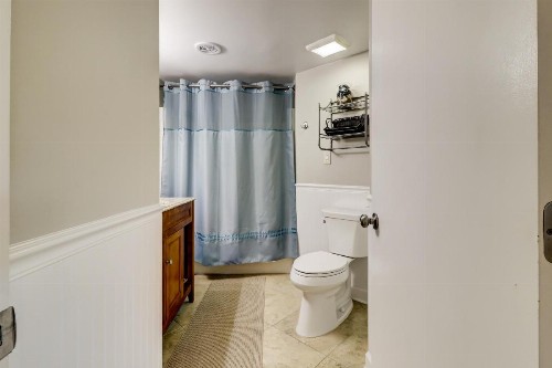 512 Oceanwalk 2 BR Forest Beach Condo - image 17
