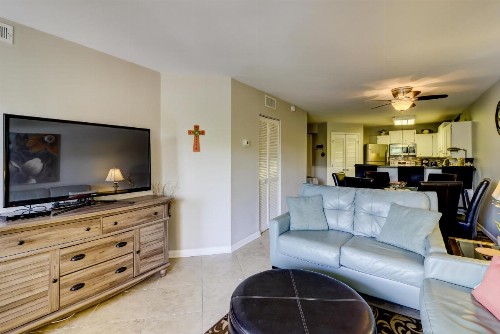 512 Oceanwalk 2 BR Forest Beach Condo - image 2