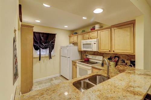 105 Beckenham 2 BR Port Royal Beach - image 3