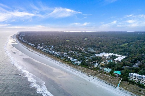 154 The Greens 3 BR Shipyard Condo - image 11