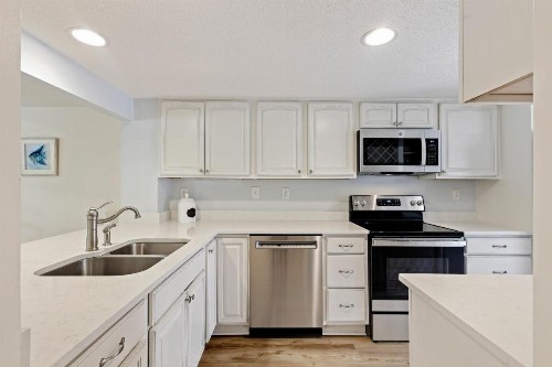 154 The Greens 3 BR Shipyard Condo - image 17
