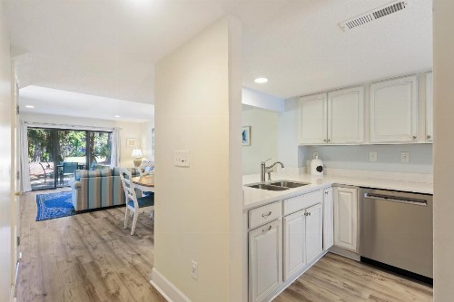 154 The Greens 3 BR Shipyard Condo - image 25
