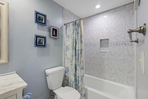 154 The Greens 3 BR Shipyard Condo - image 26