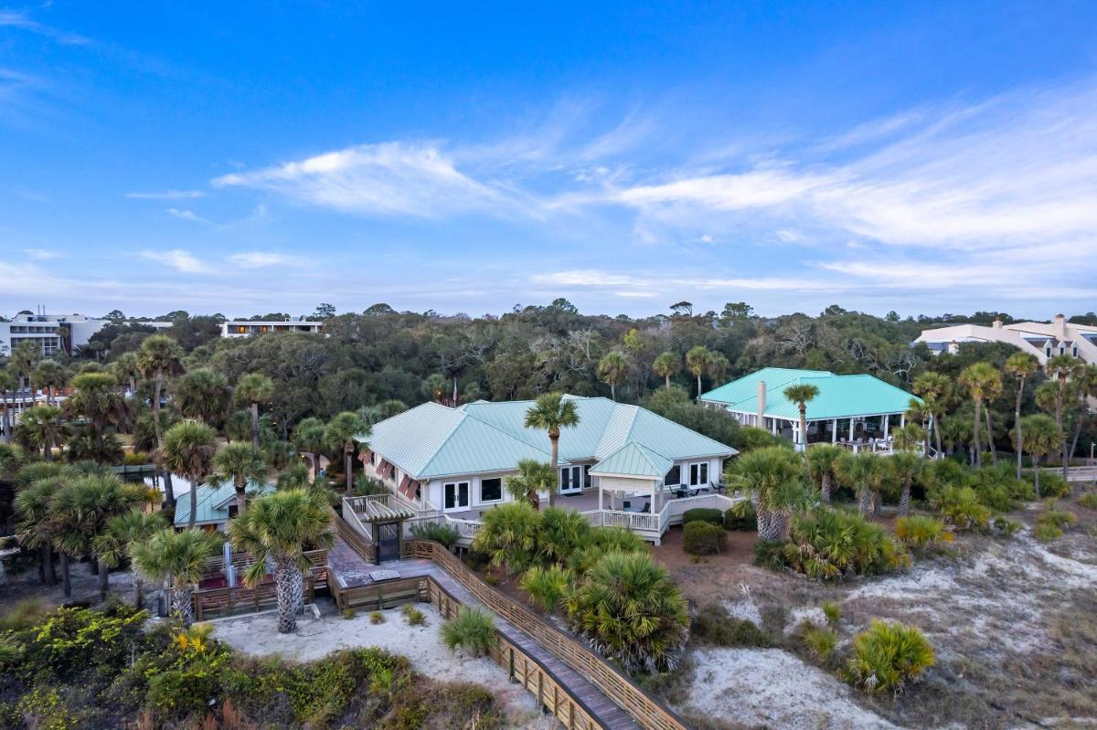 154 The Greens 3 BR Shipyard Condo - image 6