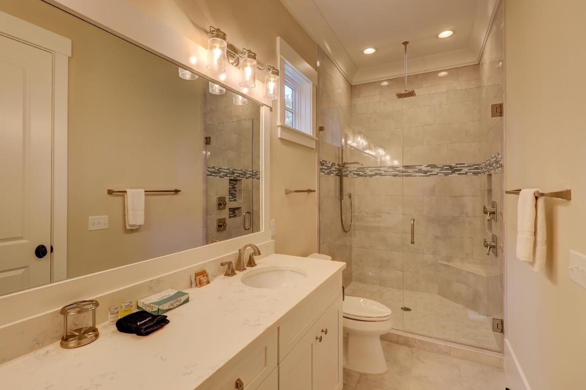 1 Cedar Waxwing 5 BR Home Private Pool - image 2