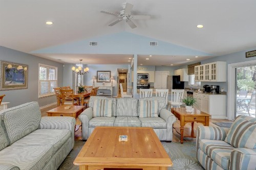 Summer House - image 10