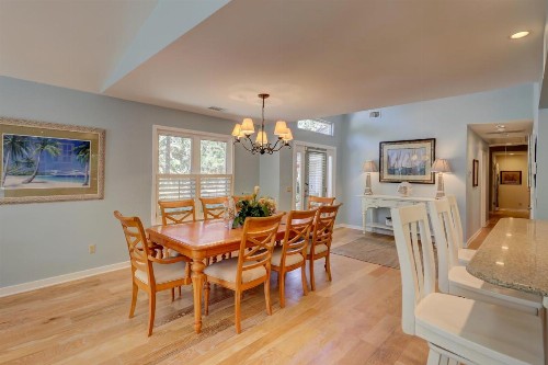 Summer House - image 8
