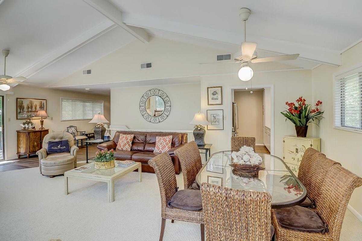 Alexander Beach House - image 6