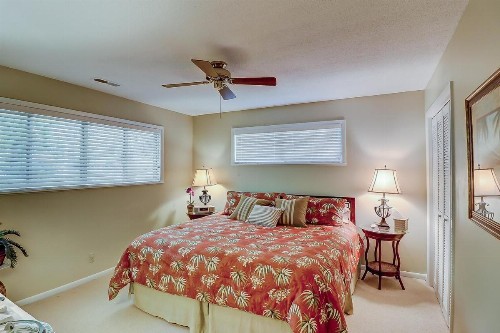 Alexander Beach House - image 7