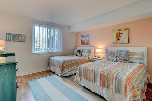 Shorewood Condos - image 10