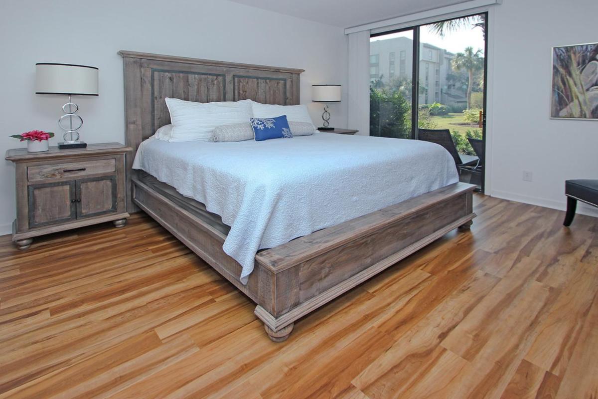 Shorewood Condos - image 6