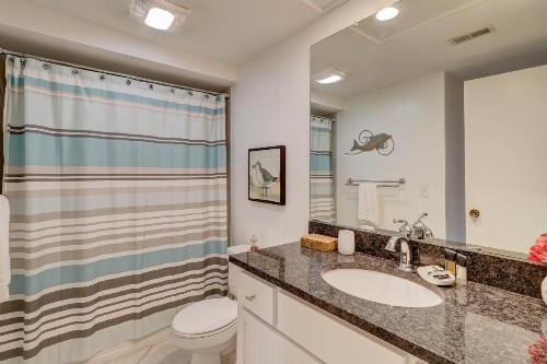 Shorewood Condos - image 9