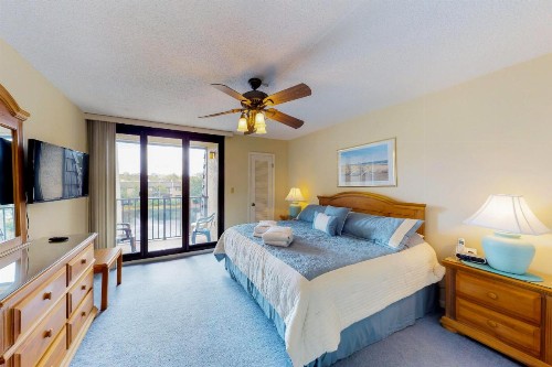 Island Club Condos - image 8