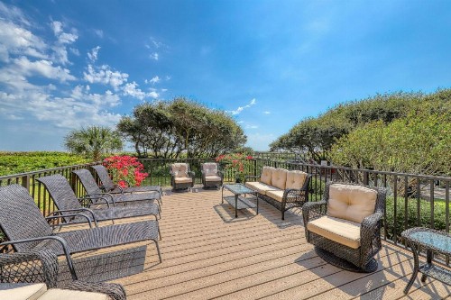 Island Club 3 - image 8