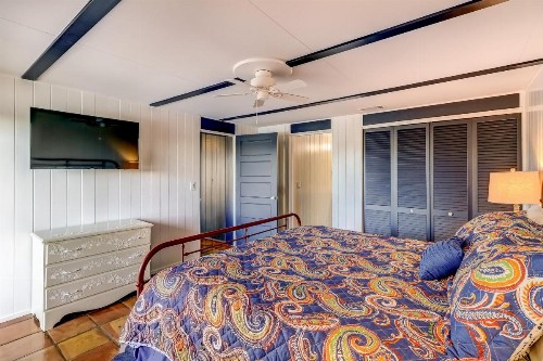 Beach House - image 10