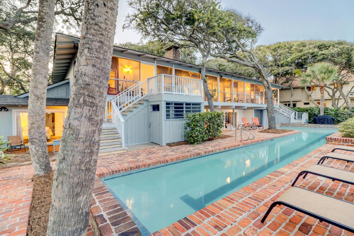 Beach House - image 6