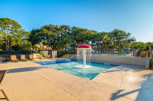Island Club 2 - image 12