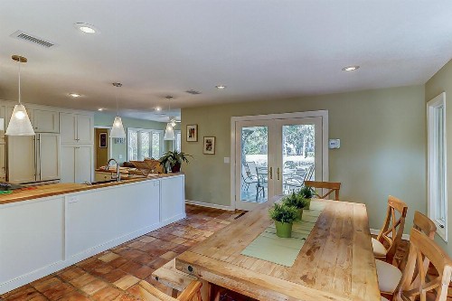 Island Retreat - image 3