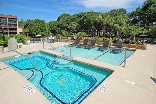 Island Club 1 - image 10