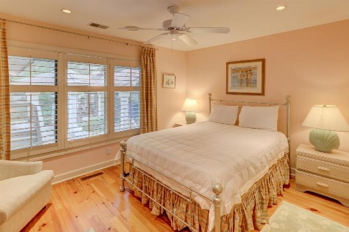 Royal Estate Plus Guest House - image 4