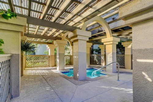 Colonnade Club 147 - image 8