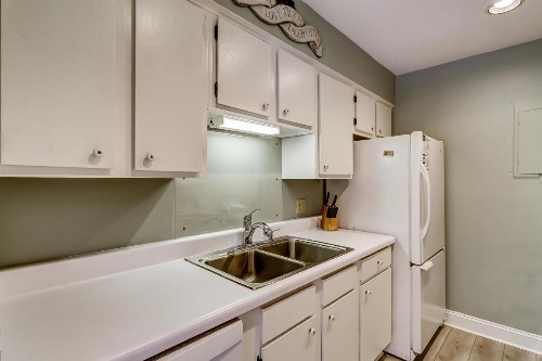 Lighthouse Tennis Condos - image 5