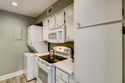 Lighthouse Tennis Condos - image 6