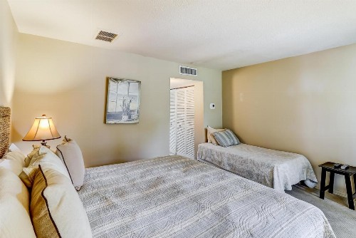 Ocean Cove 824 - image 9