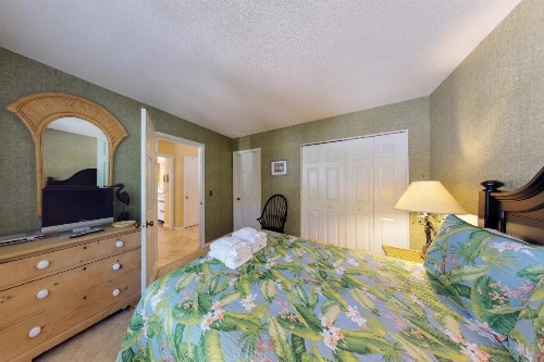 Lake Forest 3361 - image 12