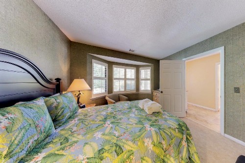 Lake Forest 3361 - image 6