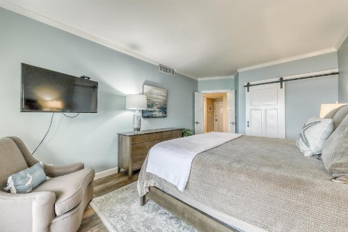 Beachside Tennis Condos - image 12
