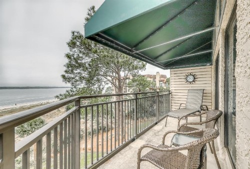 Beachside Tennis Condos - image 8