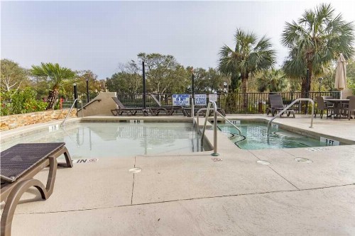 Island Club - image 6