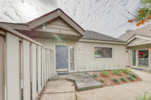 4 Bed 2 Bath Apartment in Queens Grant Villas - image 3
