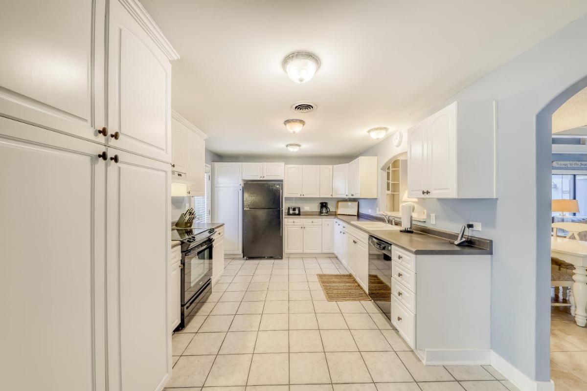 4 Bed 2 Bath Apartment in Queens Grant Villas - image 5