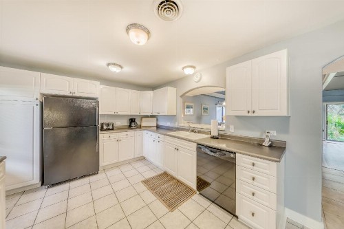 4 Bed 2 Bath Apartment in Queens Grant Villas - image 6