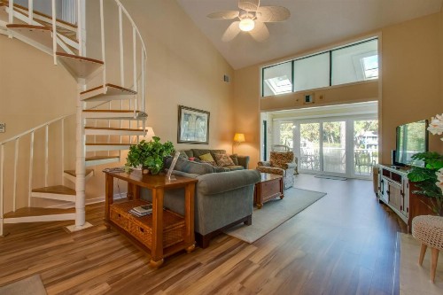 Captain's Cove 493 - image 1