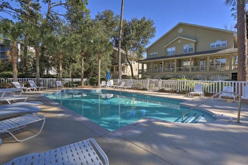 Coastal Hilton Head Beach Retreat with Pool Access! - image 3