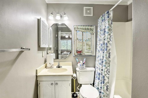 Hilton Head Condo with Amenities and Beach Access - image 11