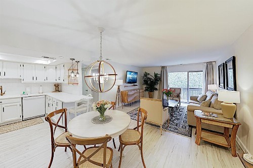 Lavish Villa at South Beach Marina condo - image 1